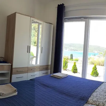- Luxury With Swimming Pool * Vis