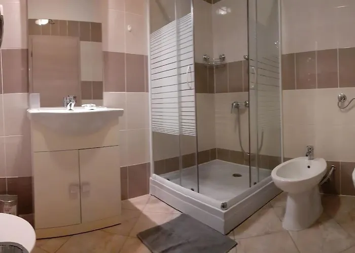 - Luxury With Swimming Pool *
