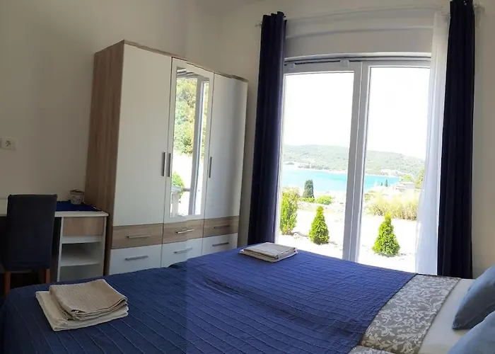 - Luxury With Swimming Pool * Vis